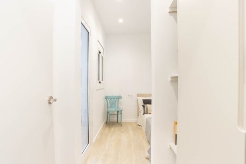 Apartamento en venta en Barcelona, España 3 dormitorios, 54 m2 No. 140742 - foto 18
