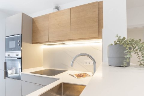 Apartamento en venta en Barcelona, España 3 dormitorios, 54 m2 No. 140742 - foto 12