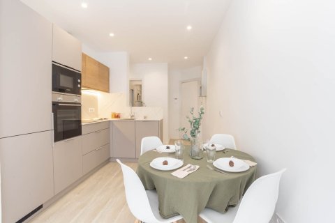 Apartamento en venta en Barcelona, España 3 dormitorios, 54 m2 No. 140742 - foto 8
