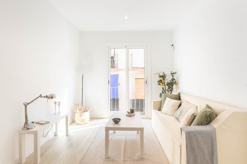 Apartamento en venta en Barcelona, España 3 dormitorios, 54 m2 No. 140742 - foto 4