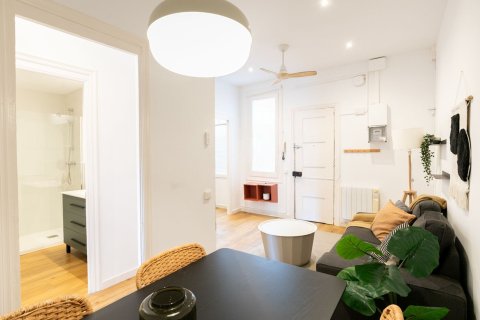 Apartment à vendre à Barcelona, Espagne, 2 chambres, 68 m2 No. 140741 - photo 1