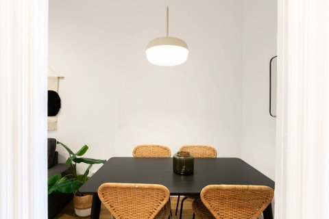 Apartment à vendre à Barcelona, Espagne, 2 chambres, 68 m2 No. 140741 - photo 4