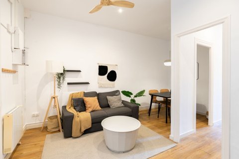 Apartment à vendre à Barcelona, Espagne, 2 chambres, 68 m2 No. 140741 - photo 2