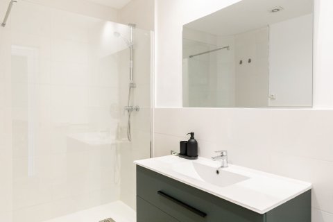 Apartment à vendre à Barcelona, Espagne, 2 chambres, 68 m2 No. 140741 - photo 19