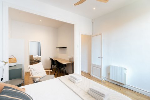 Apartment à vendre à Barcelona, Espagne, 2 chambres, 68 m2 No. 140741 - photo 14