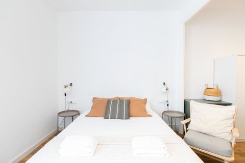 Apartment à vendre à Barcelona, Espagne, 2 chambres, 68 m2 No. 140741 - photo 15