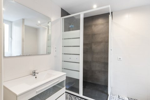 Apartment à vendre à Barcelona, Espagne, 2 chambres, 73 m2 No. 140743 - photo 14