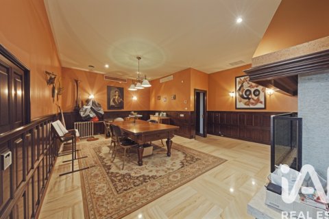 Lägenhet till salu i San Fernando, Cadiz, Spanien 4 sovrum, 384 kvm. Nr. 152880 - foto 3