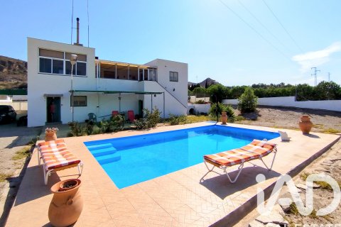 House for sale in Sorbas, Almeria, Spain 6 bedrooms, 268 sq.m. No. 152881 - photo 2