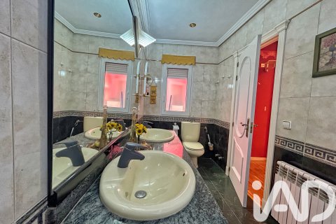 Продажа виллы в Вильяканас, Толедо, Испания 4 спальни, 314м2 №152878 - фото 18