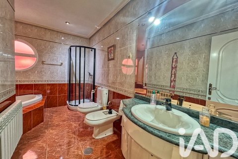 Продажа виллы в Вильяканас, Толедо, Испания 4 спальни, 314м2 №152878 - фото 24