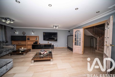 Talo myytävänä San Andres del Rabanedo, Leon, Espanja, 5 makuuhuonetta, 481 m2 No. 152879 - kuva 11