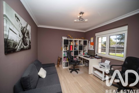 Talo myytävänä San Andres del Rabanedo, Leon, Espanja, 5 makuuhuonetta, 481 m2 No. 152879 - kuva 15