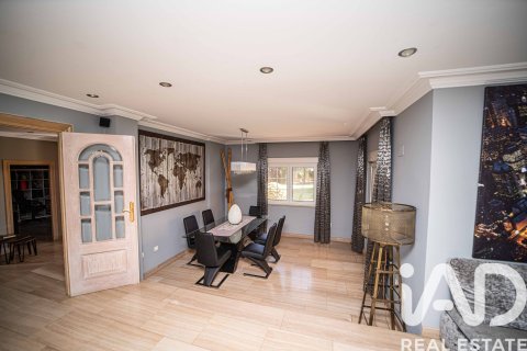 Talo myytävänä San Andres del Rabanedo, Leon, Espanja, 5 makuuhuonetta, 481 m2 No. 152879 - kuva 13