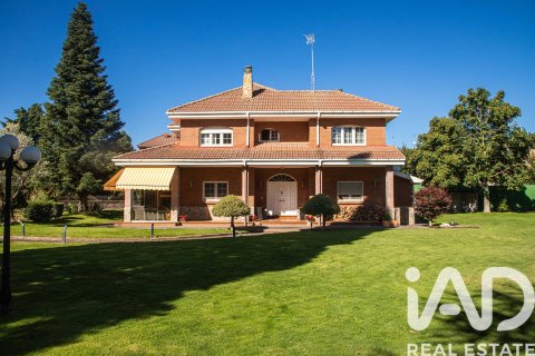 Talo myytävänä San Andres del Rabanedo, Leon, Espanja, 5 makuuhuonetta, 481 m2 No. 152879 - kuva 2