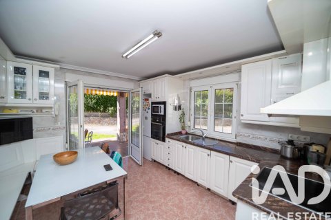 Talo myytävänä San Andres del Rabanedo, Leon, Espanja, 5 makuuhuonetta, 481 m2 No. 152879 - kuva 12