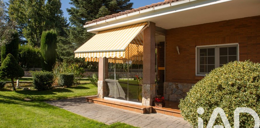 Talo San Andres del Rabanedo, Leon, Espanja 5 makuuhuonetta, 481 m2 No. 152879