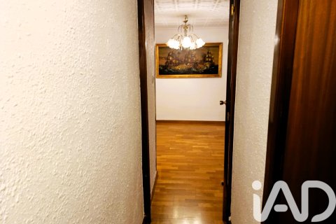 Продажа квартиры в Сарагоса, Испания 3 спальни, 97м2 №152710 - фото 25