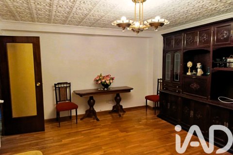 Продажа квартиры в Сарагоса, Испания 3 спальни, 97м2 №152710 - фото 4