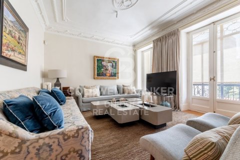 Huoneisto Madrid, Espanja 5 makuuhuonetta, 267 m2 No. 157208