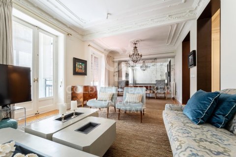 Apartamento en venta en Madrid, España 5 dormitorios, 267 m2 No. 157208 - foto 2