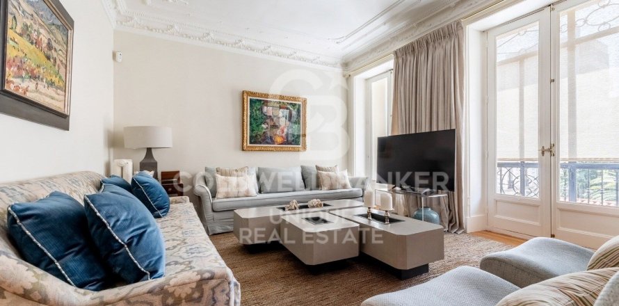 Apartamento en Madrid, España 5 dormitorios, 267 m2 No. 157208