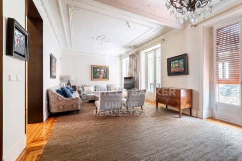 Apartamento en venta en Madrid, España 5 dormitorios, 267 m2 No. 157208 - foto 6