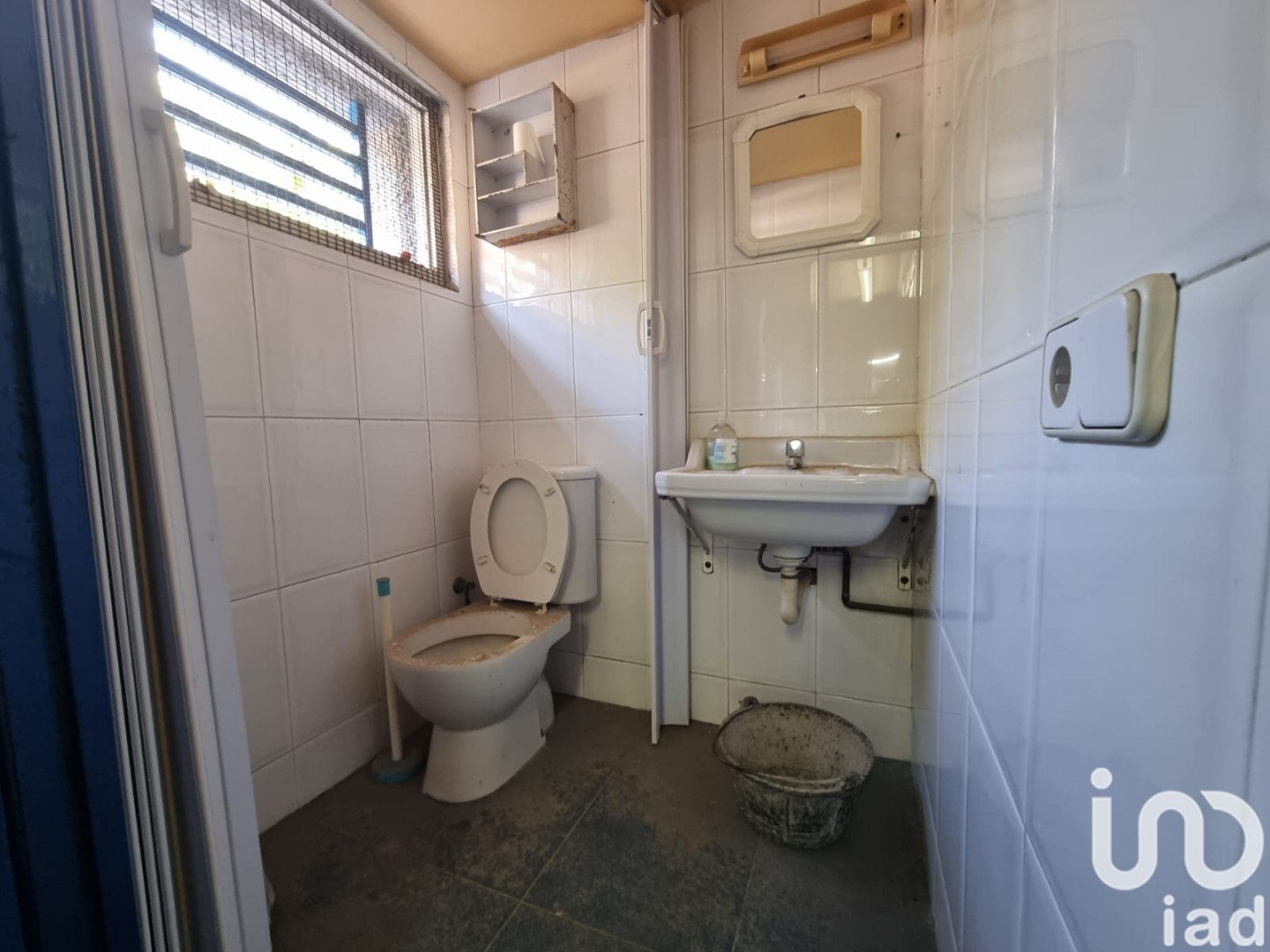 Liikekiinteistö Les Roquetes, Barcelona, Espanja 41 m2 No. 185656