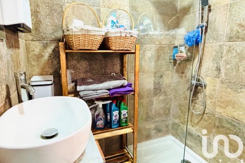 Townhouse for sale in Bellpuig, Lleida, Spain 3 bedrooms, 261 sq.m. No. 185661 - photo 6
