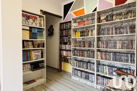 Townhouse for sale in Bellpuig, Lleida, Spain 3 bedrooms, 261 sq.m. No. 185661 - photo 16