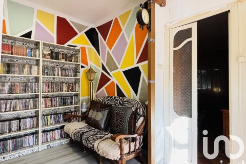 Townhouse for sale in Bellpuig, Lleida, Spain 3 bedrooms, 261 sq.m. No. 185661 - photo 17