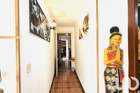 Townhouse for sale in Bellpuig, Lleida, Spain 3 bedrooms, 261 sq.m. No. 185661 - photo 8