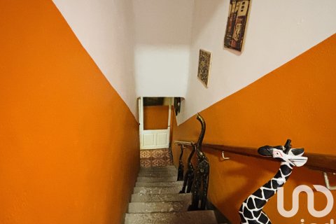 Townhouse for sale in Bellpuig, Lleida, Spain 3 bedrooms, 261 sq.m. No. 185661 - photo 14