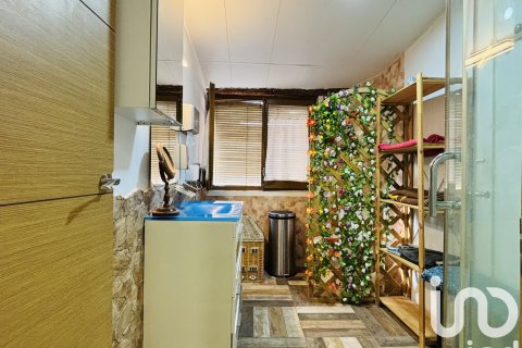 Townhouse for sale in Bellpuig, Lleida, Spain 3 bedrooms, 261 sq.m. No. 185661 - photo 27
