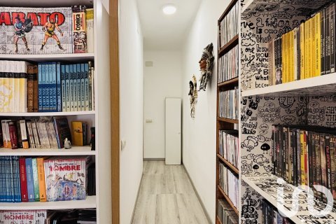 Townhouse for sale in Bellpuig, Lleida, Spain 3 bedrooms, 261 sq.m. No. 185661 - photo 18
