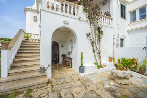 Huoneisto myytävänä Ciutadella De Menorca, Menorca, Espanja, 6 makuuhuonetta, 205 m2 No. 191915 - kuva 5