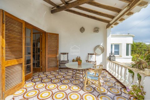Huoneisto myytävänä Ciutadella De Menorca, Menorca, Espanja, 6 makuuhuonetta, 205 m2 No. 191915 - kuva 2