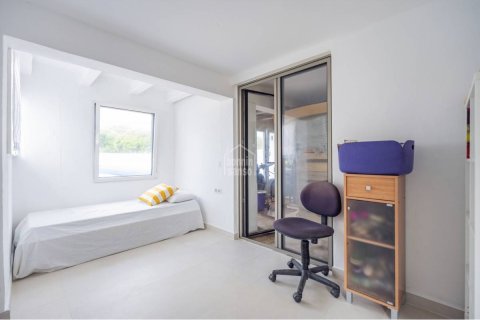 Huoneisto myytävänä Ciutadella De Menorca, Menorca, Espanja, 6 makuuhuonetta, 205 m2 No. 191915 - kuva 11