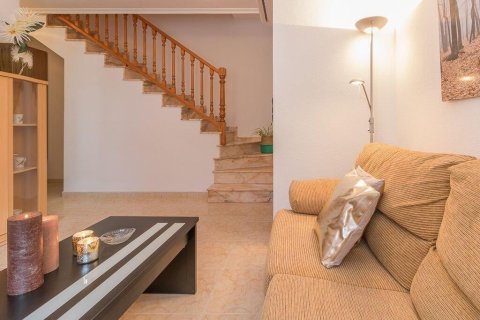 Kaupunkipientalo myytävänä Playa Flamenca II, Alicante, Espanja, 3 makuuhuonetta, 99 m2 No. 139367 - kuva 12