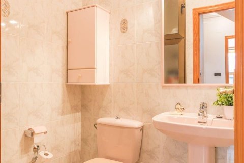 Kaupunkipientalo myytävänä Playa Flamenca II, Alicante, Espanja, 3 makuuhuonetta, 99 m2 No. 139367 - kuva 23