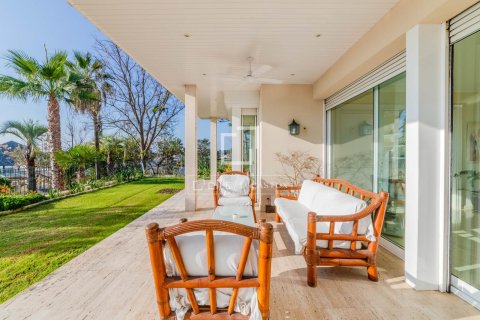 Villa for sale in Sitges, Barcelona, Spain 5 bedrooms, 910 sq.m. No. 150487 - photo 5