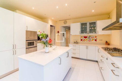 Villa for sale in Sitges, Barcelona, Spain 5 bedrooms, 910 sq.m. No. 150487 - photo 10