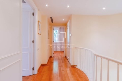 Villa for sale in Sitges, Barcelona, Spain 5 bedrooms, 910 sq.m. No. 150487 - photo 21