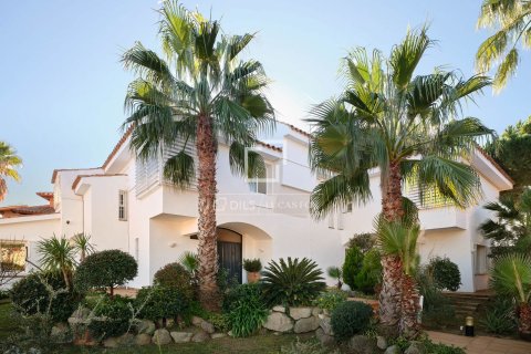 Villa for sale in Premia De Dalt, Barcelona, Spain 6 bedrooms, 593 sq.m. No. 150482 - photo 2