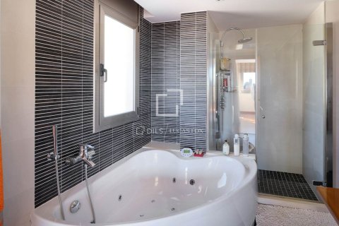 Villa for sale in Sant Vicenc De Montalt, Barcelona, Spain 5 bedrooms, 604 sq.m. No. 150485 - photo 24