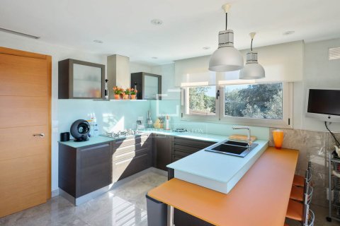Villa for sale in Sant Vicenc De Montalt, Barcelona, Spain 5 bedrooms, 604 sq.m. No. 150485 - photo 6