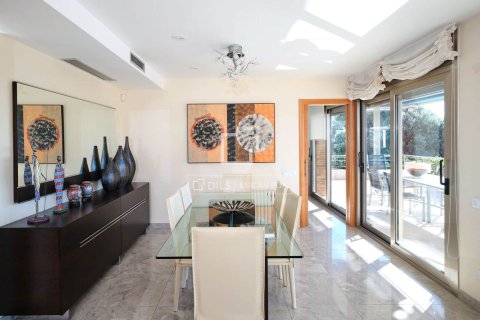 Villa for sale in Sant Vicenc De Montalt, Barcelona, Spain 5 bedrooms, 604 sq.m. No. 150485 - photo 12