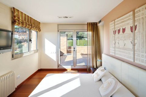 Villa for sale in Sant Vicenc De Montalt, Barcelona, Spain 5 bedrooms, 604 sq.m. No. 150485 - photo 19