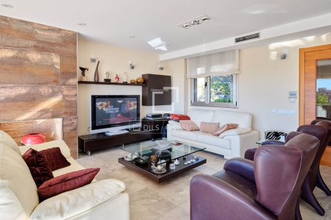 Villa for sale in Sant Vicenc De Montalt, Barcelona, Spain 5 bedrooms, 604 sq.m. No. 150485 - photo 11