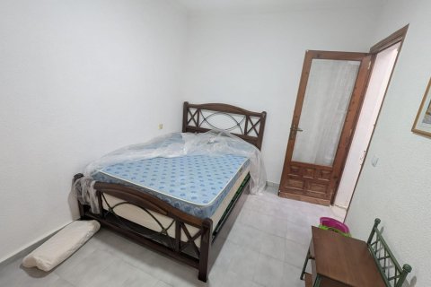 Bungalow for sale in Torrevieja, Alicante, Spain 1 bedroom, 55 sq.m. No. 184326 - photo 6
